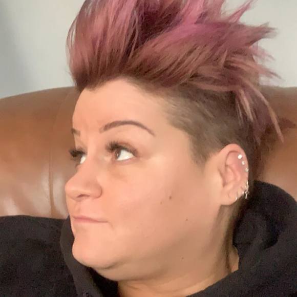 Meet your Posher, Cristy - Picture 1 of 1